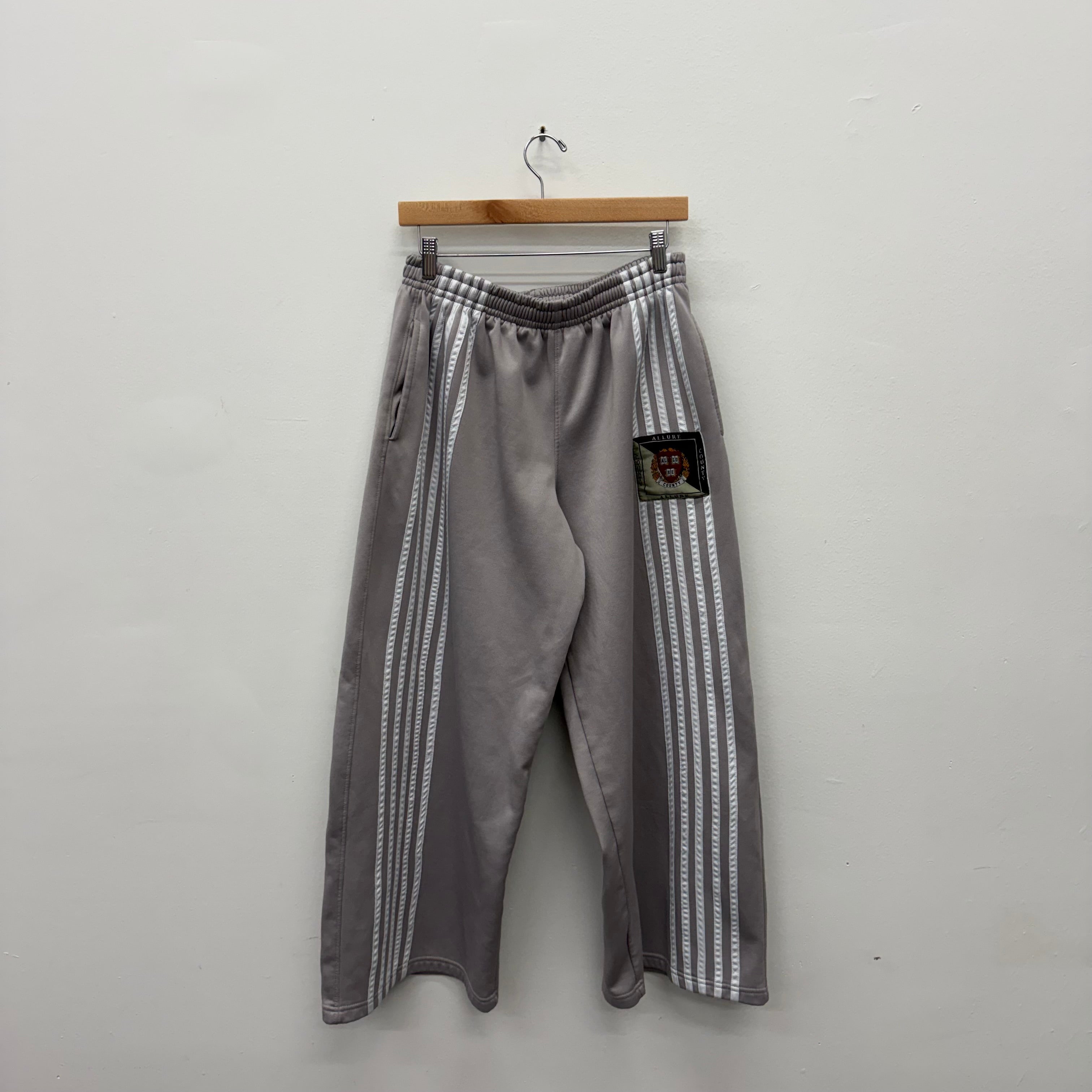 Allure Country College Sweatpants - Size XL