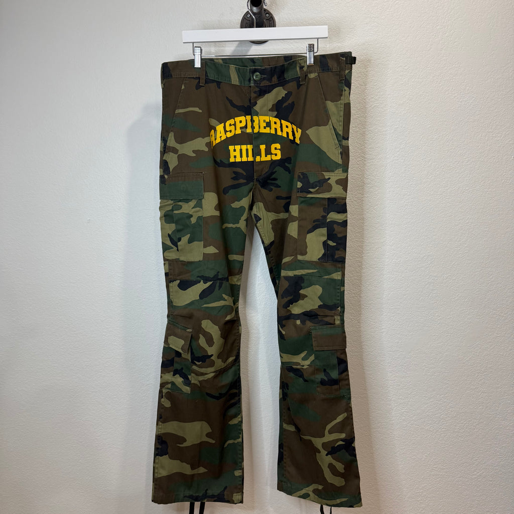 GV Gallery Raspberry Hills Camo Pants - Size L