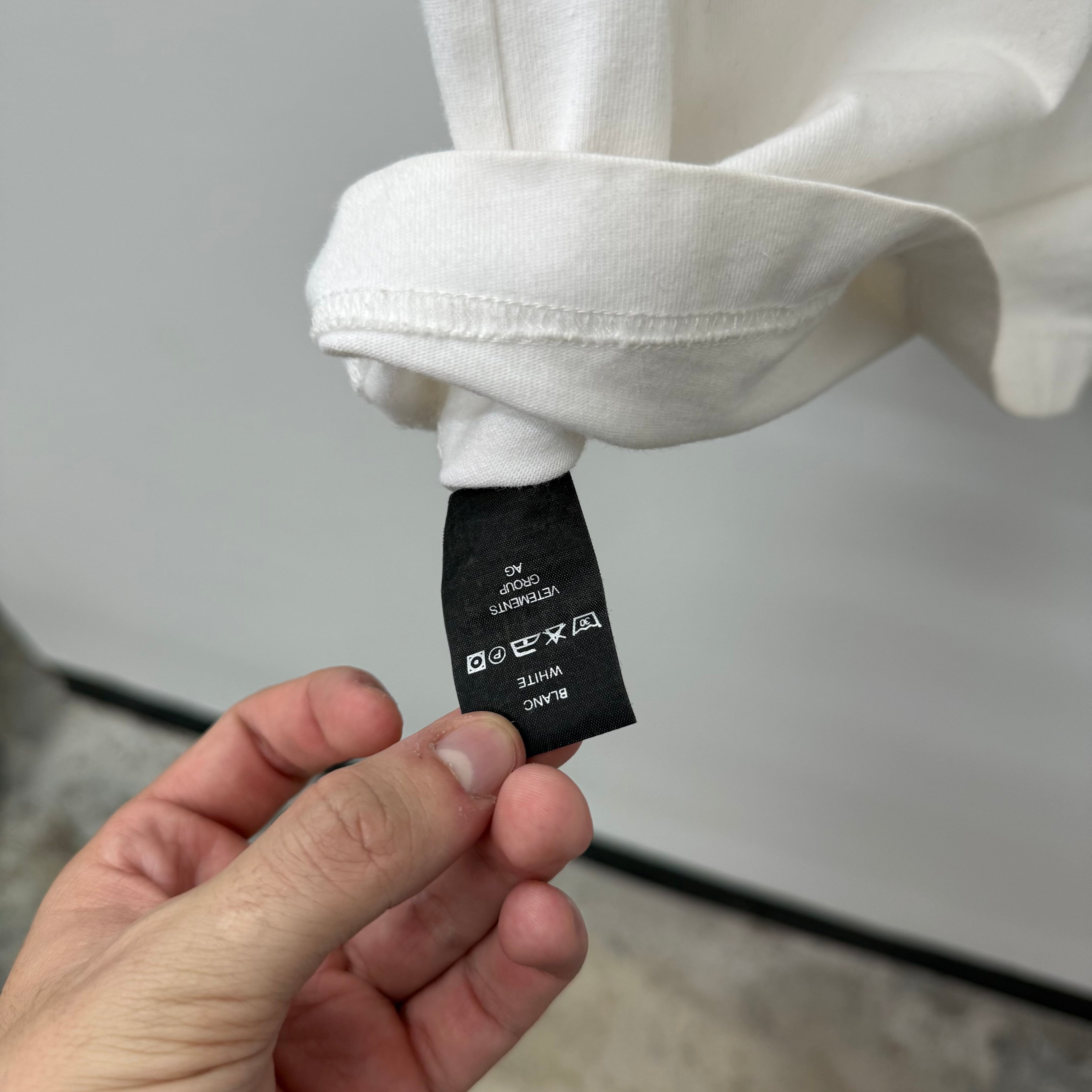 Vetements Genetically Modified  T-Shirt - Size S