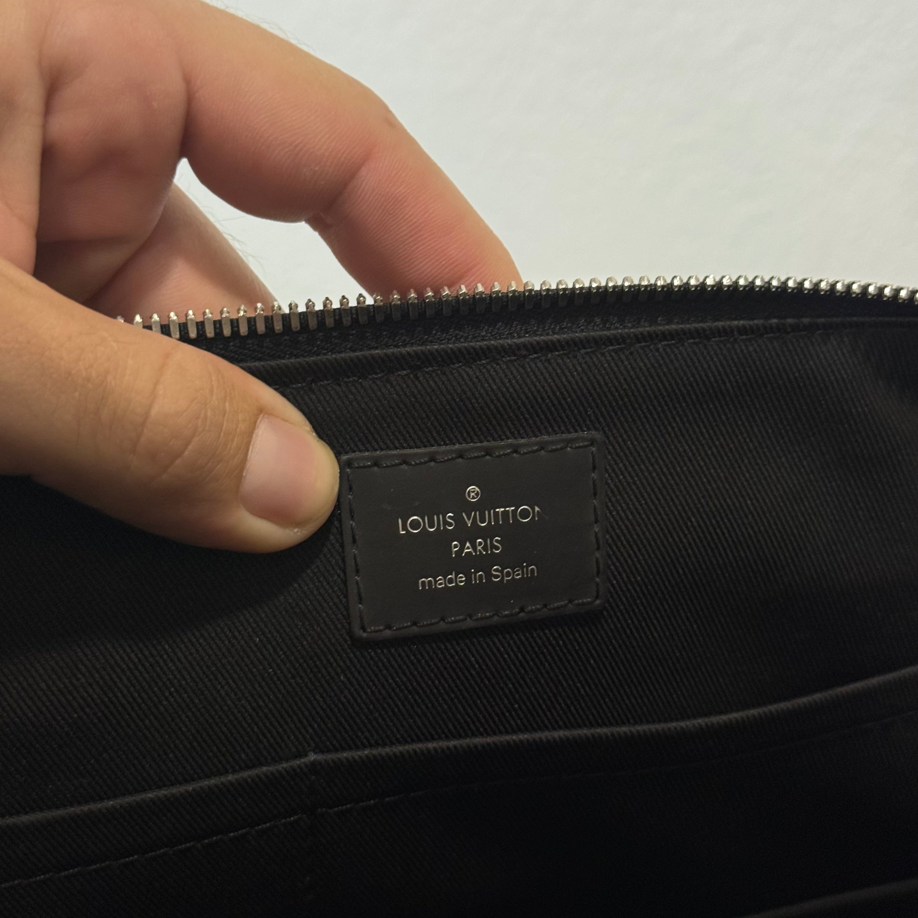 Louis Vuitton Porte-Documents Jour Damier Black Side Bag
