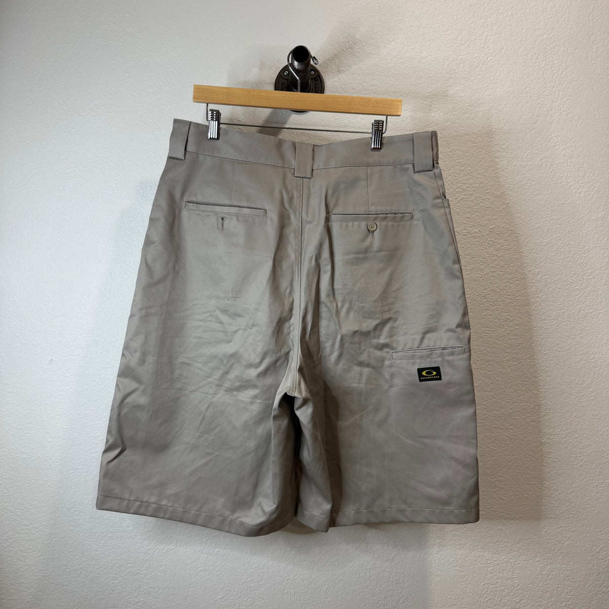 Balenciaga Bermuda Logo Patch Utility Shorts - Size L (36)