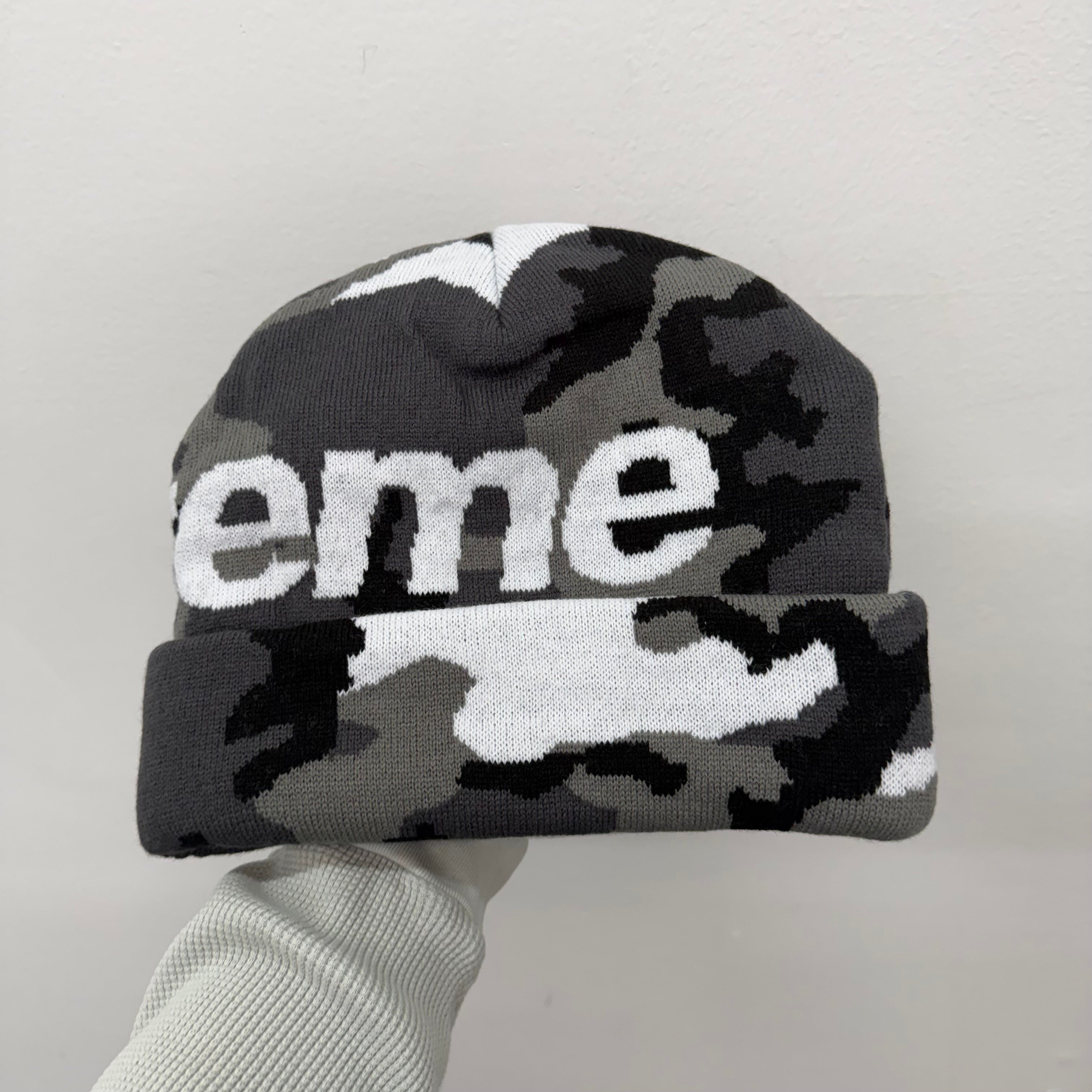 Supreme Big Logo Snow Camo Grey White Beanie