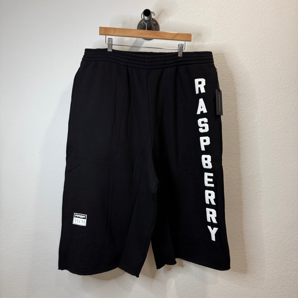 GV Gallery Raspberry Hills Weekday 3/4 Long Sweatshorts - Size XL