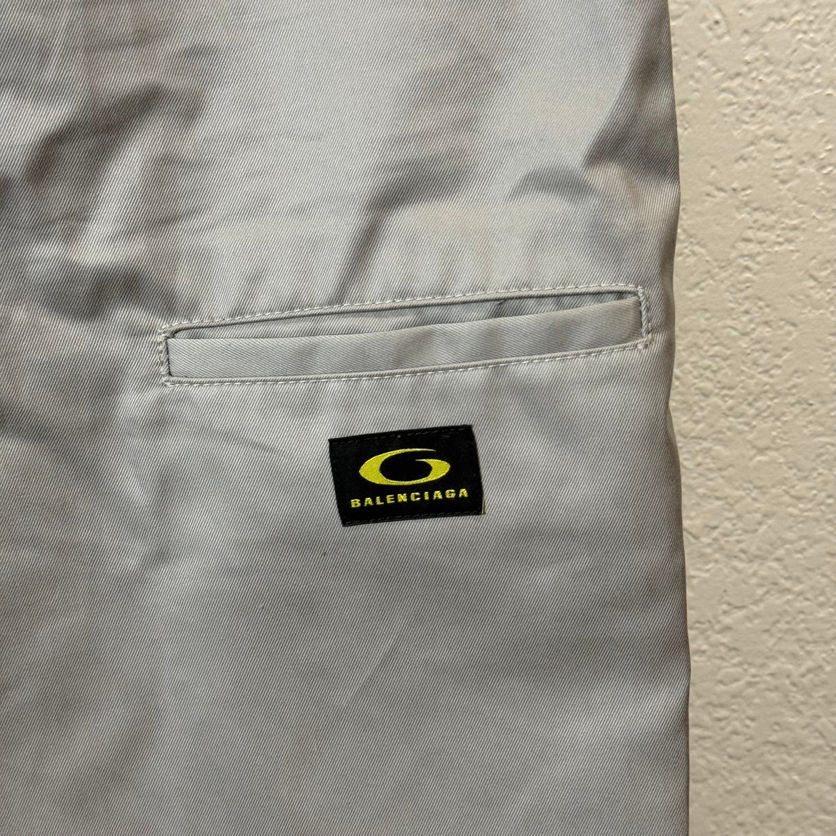 Balenciaga Bermuda Logo Patch Utility Shorts - Size L (36)