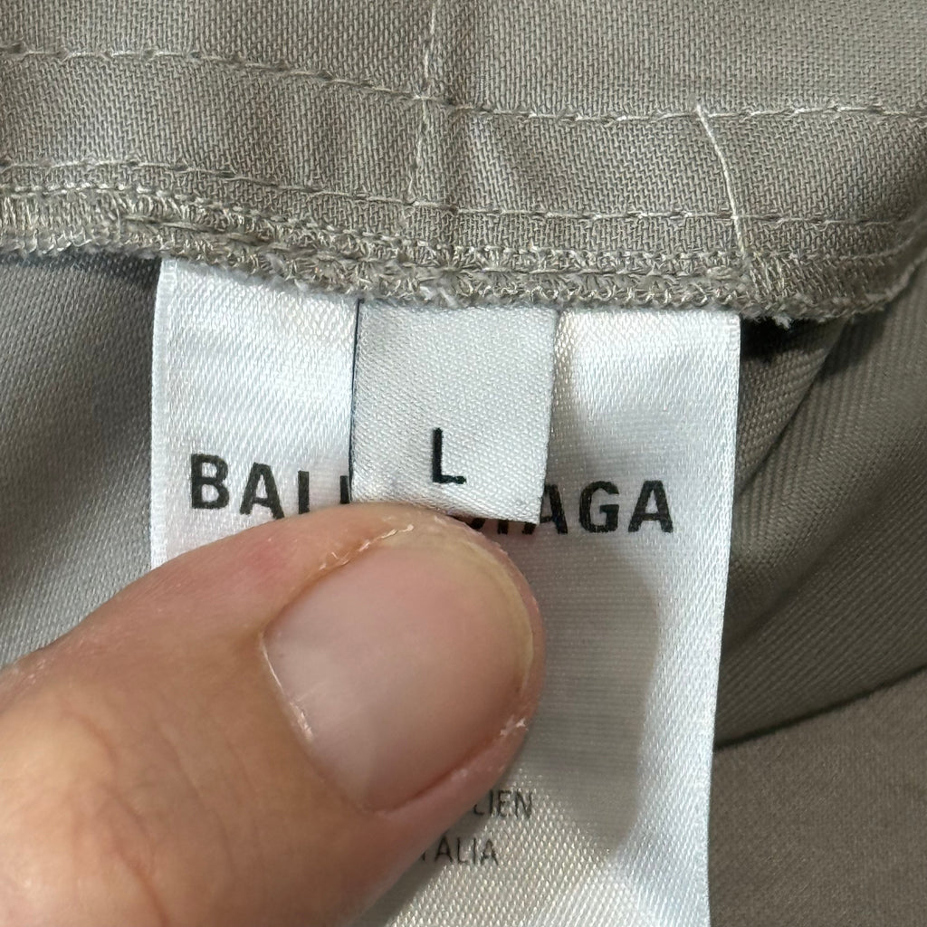 Balenciaga Bermuda Logo Patch Utility Shorts - Size L (36)