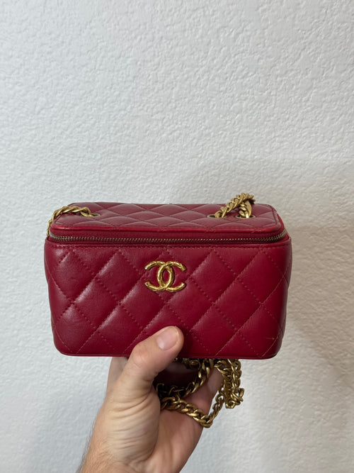 Chanel Quilted Lamb Leather Vanity Side Bag Red