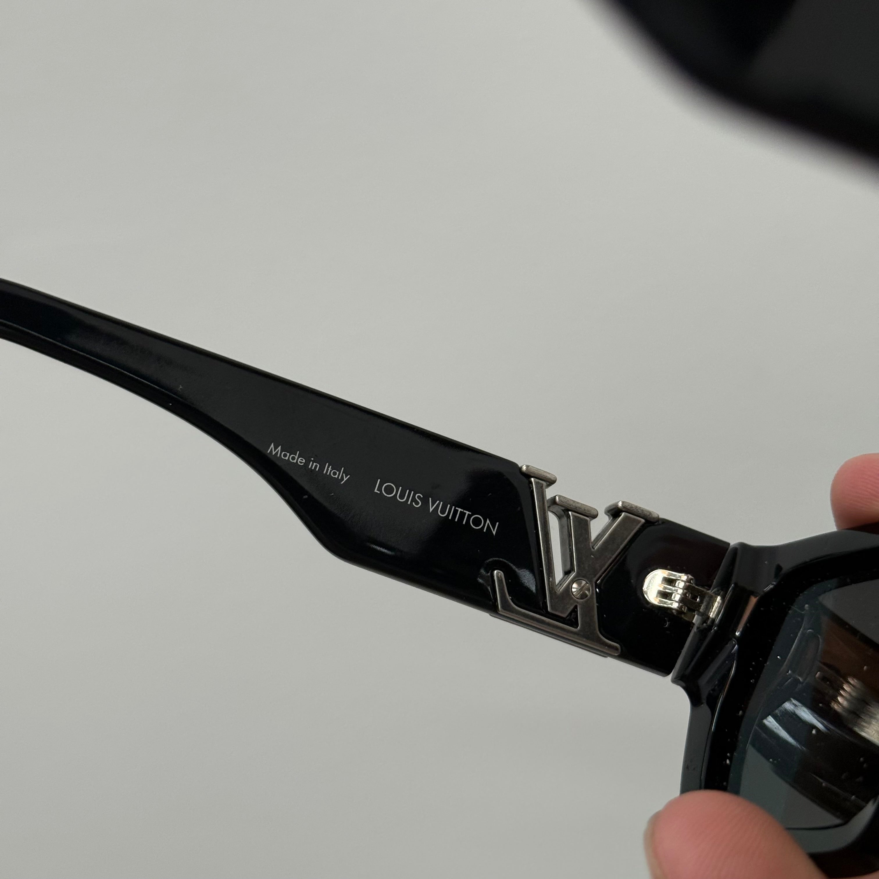 Louis Vuitton Thin Square Sunglasses Black