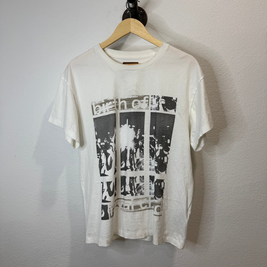 Birth of a Royal Child Photograph T-Shirt - Size S