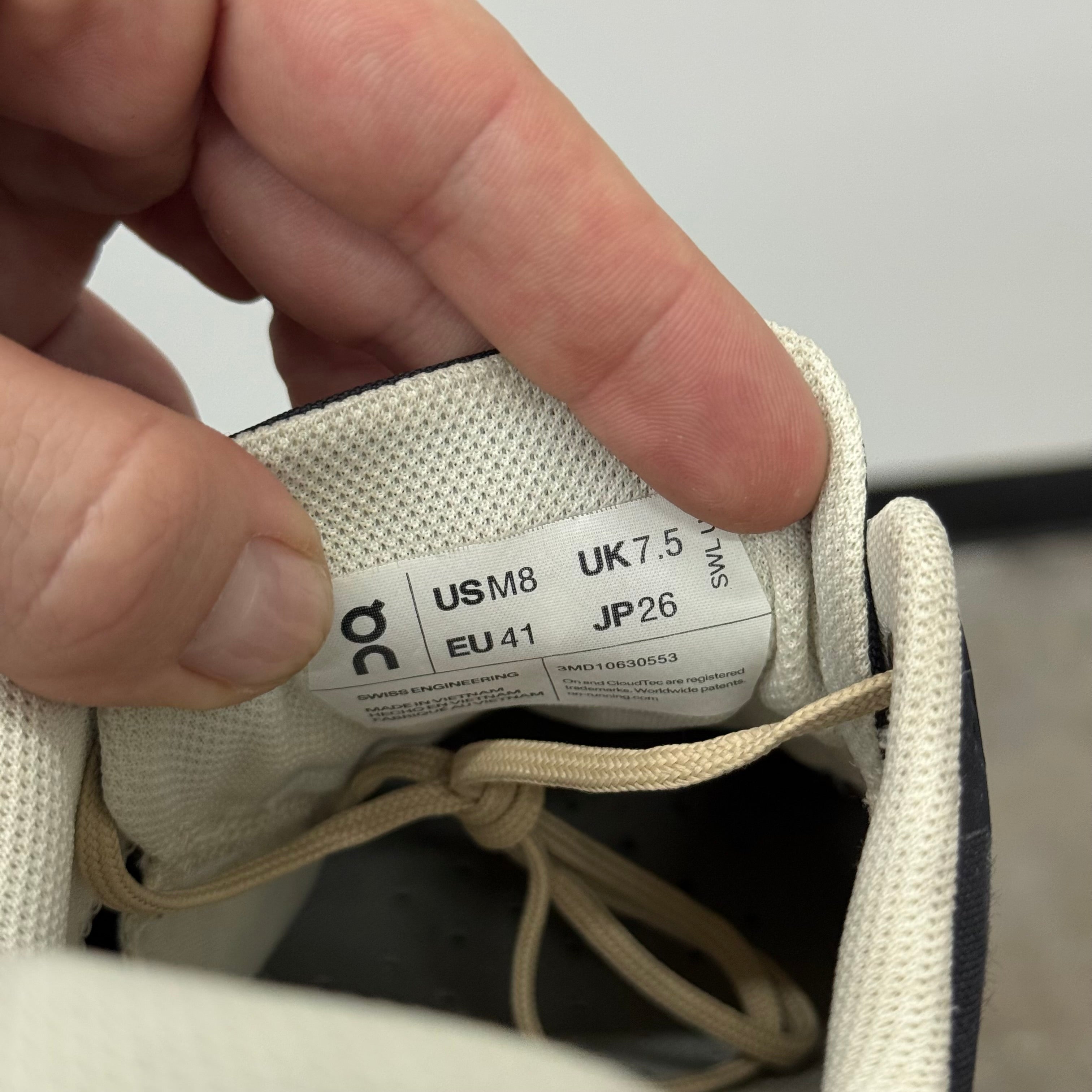 Loewe ON On Cloud Cloudventure - Size 8