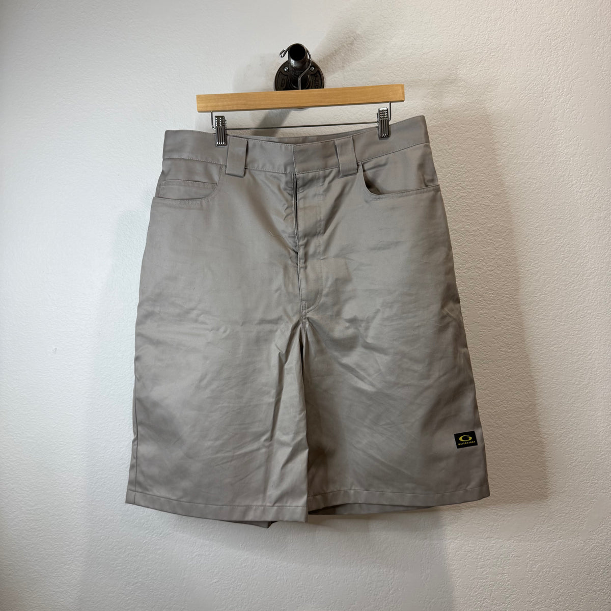 Balenciaga Bermuda Logo Patch Utility Shorts - Size L (36)