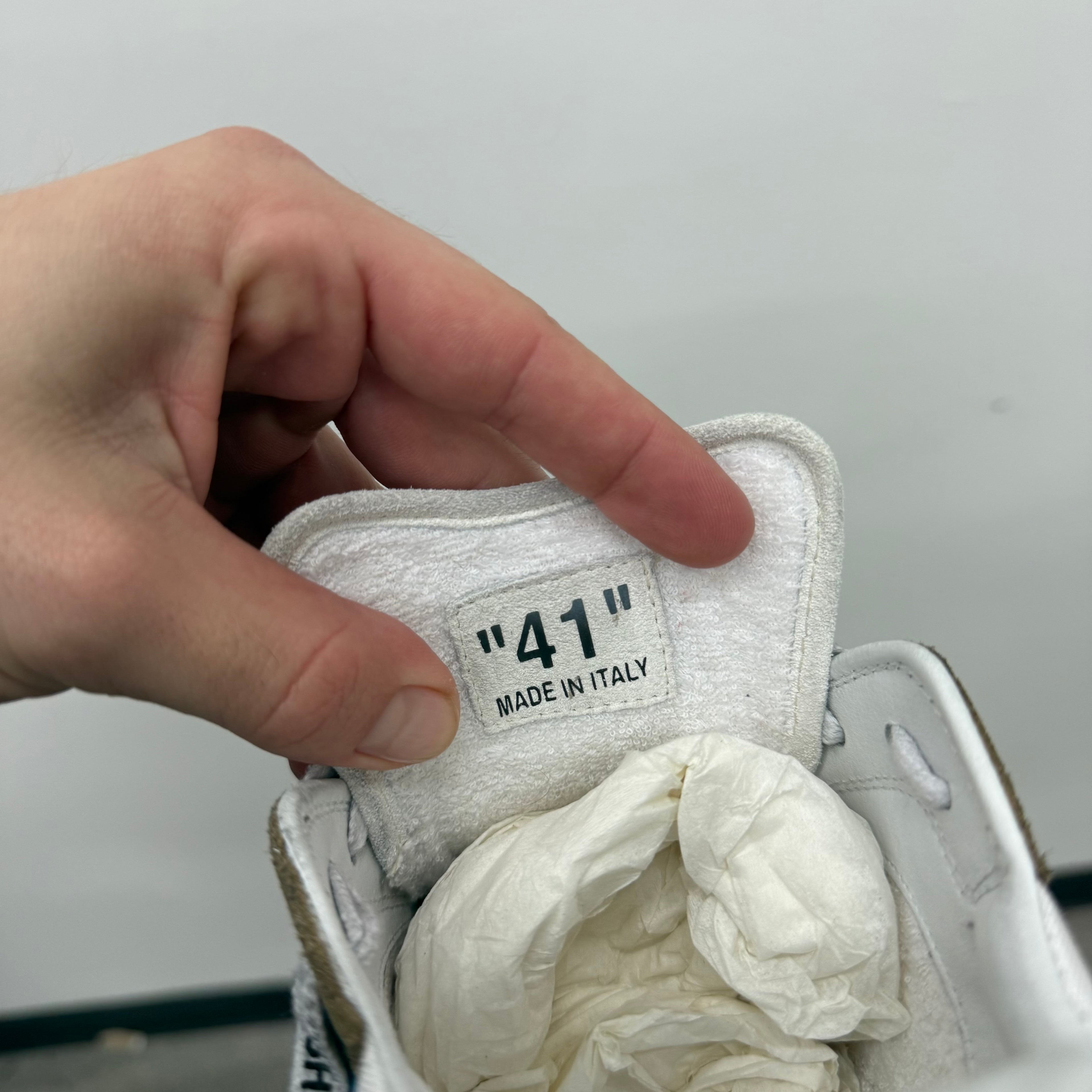 Off White Vulcanized 5.0 Sneakers - Size 41 (US 9)