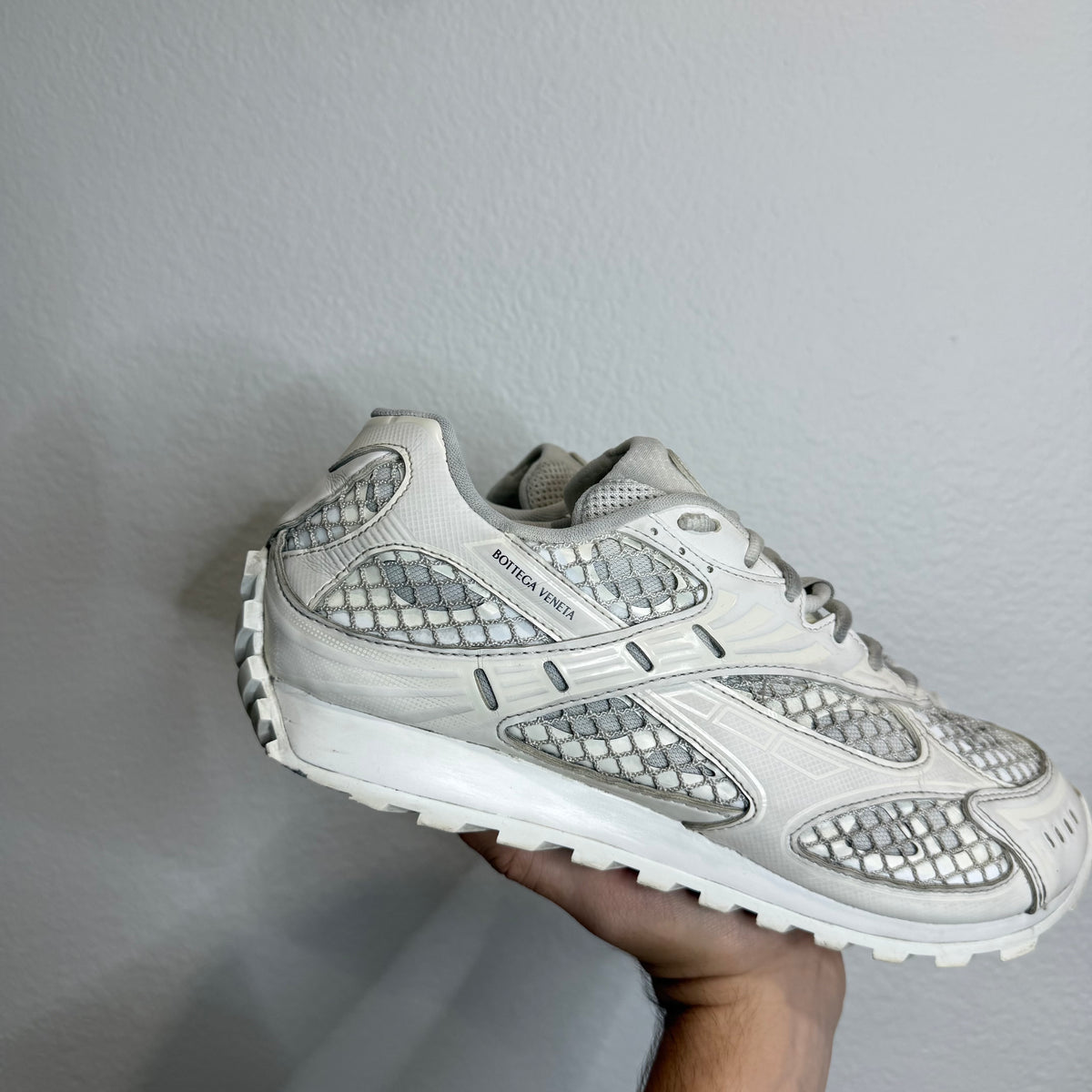 Bottega Veneta Orbit Sneakers White - Size 42 (9)