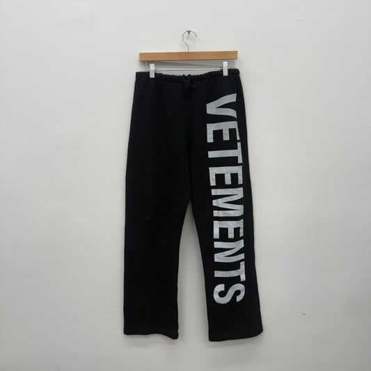 Vetements Big Logo AW18 Sweatpants - Size 34