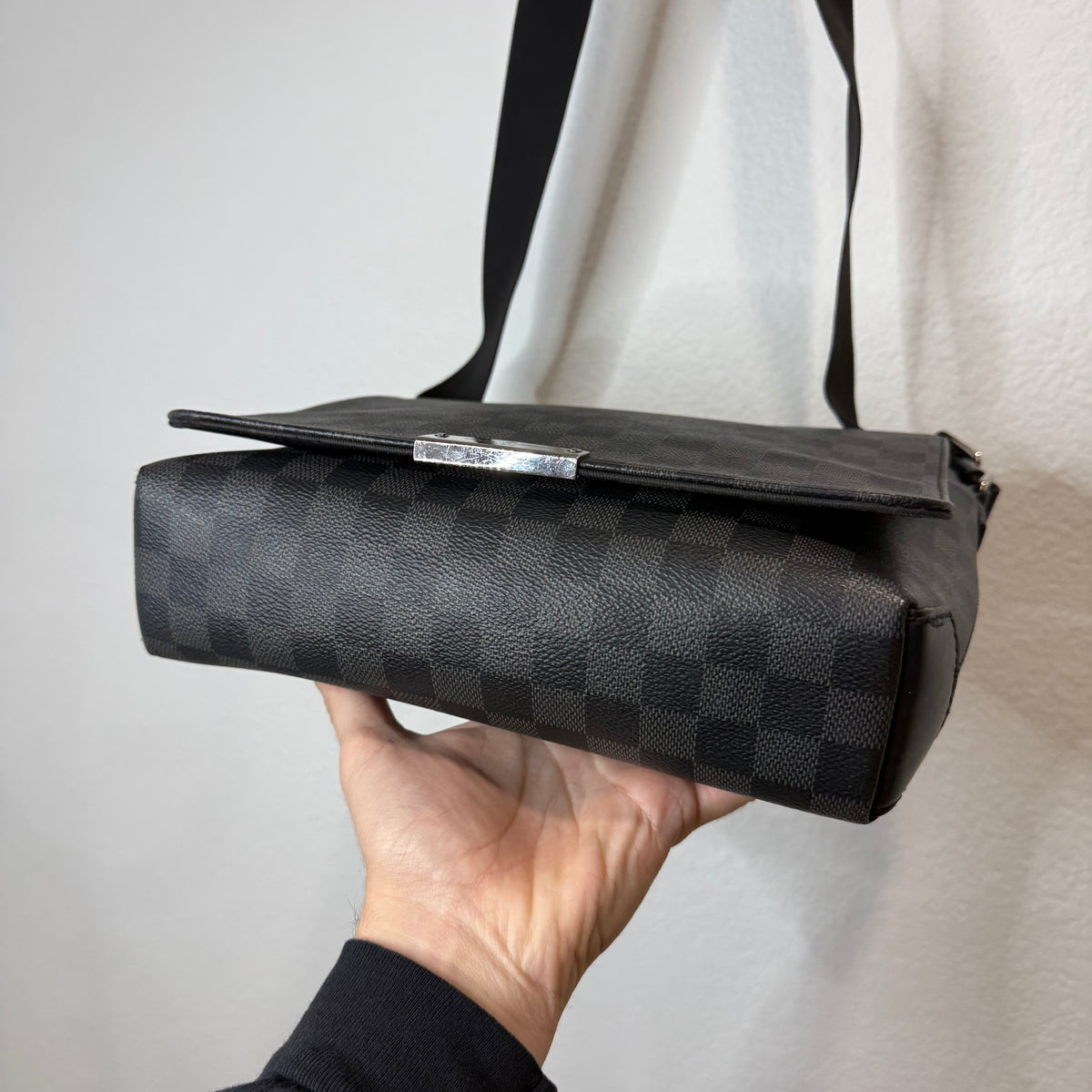 Louis Vuitton Messenger Damier Graphite Side Bag