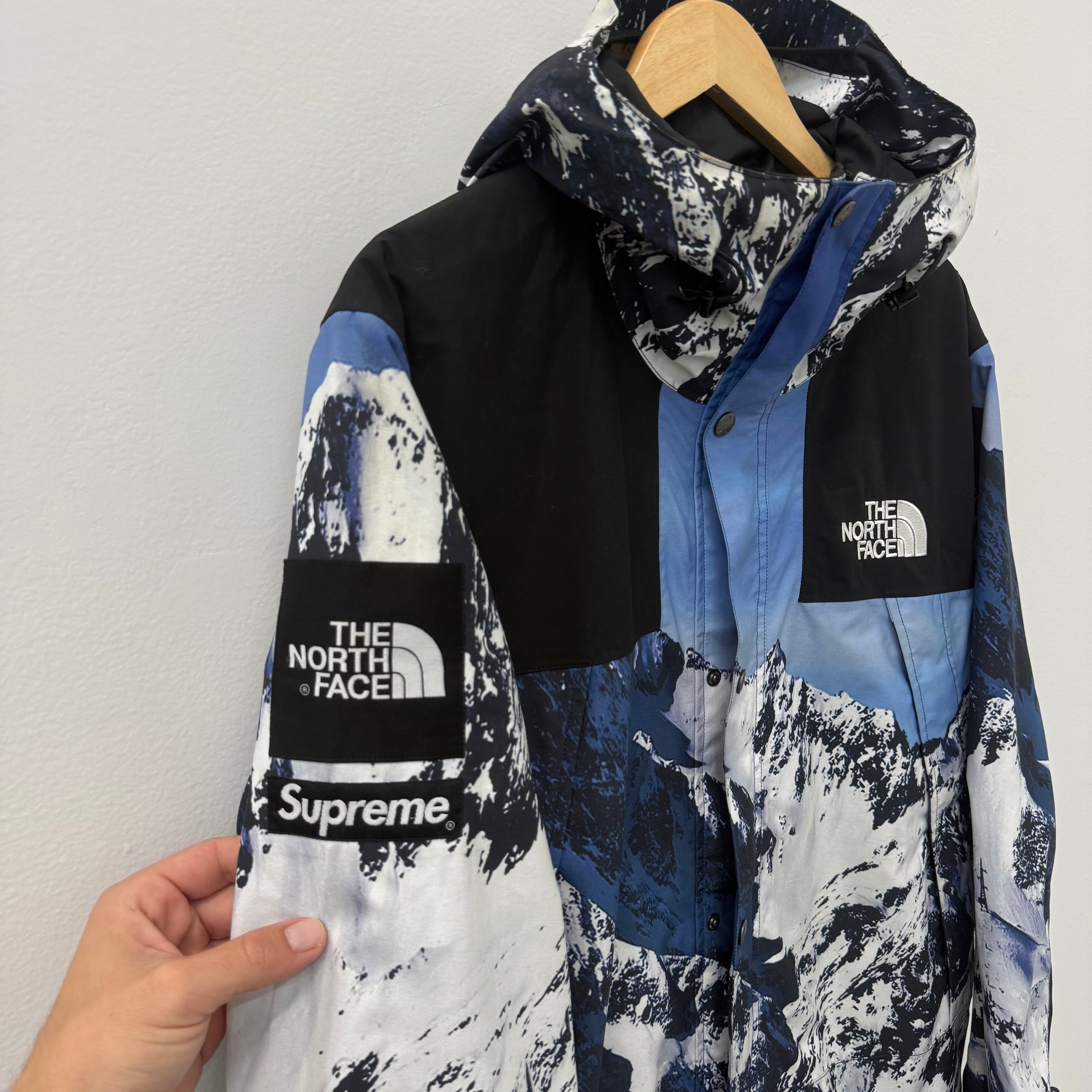 Supreme X North Face Mountain Parka Jacket - Size L